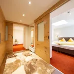 Haus Stefanie Гостевой дом Зёльден